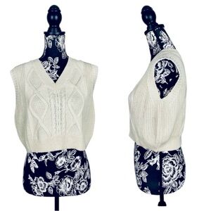 Hesperus cream cropped preppy cable knit sweater vest size large
